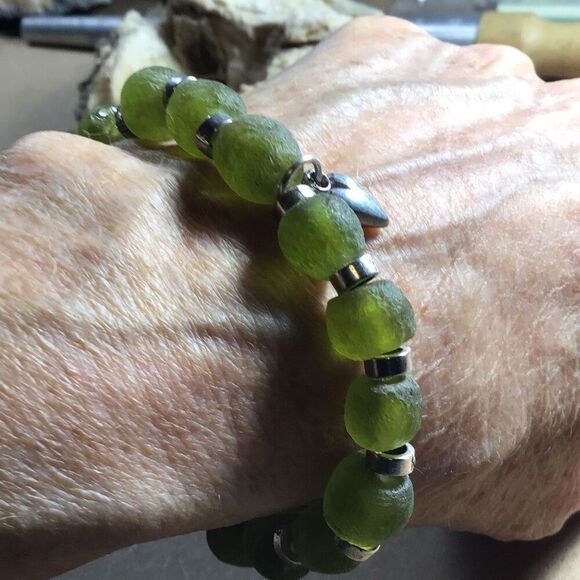 Bracelet, Handmade African Beaded Bracelet, NEW, Stretch, Green, Artisan - Picture 4 of 4